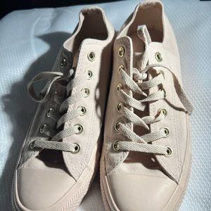 Converse Nude with Gold Size 8.5
